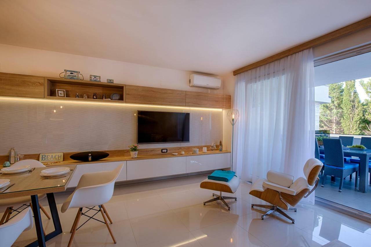 Deluxe New Apartments - Few Steps From The Beach - Luxury Holiday With Style - By Traveler Tourist Agency Krk كرك المظهر الخارجي الصورة