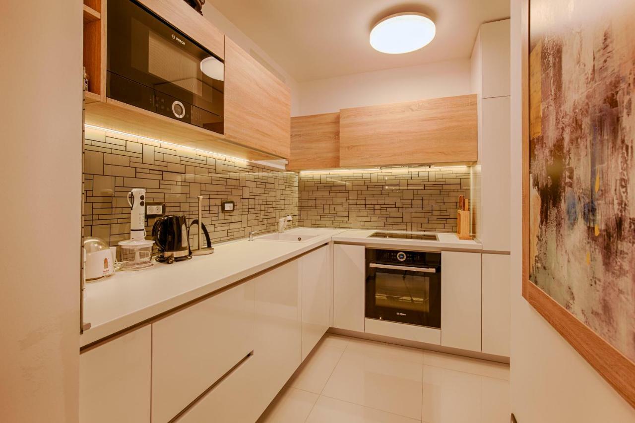 Deluxe New Apartments - Few Steps From The Beach - Luxury Holiday With Style - By Traveler Tourist Agency Krk كرك المظهر الخارجي الصورة