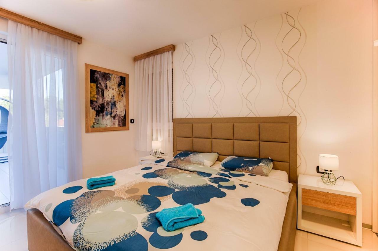 Deluxe New Apartments - Few Steps From The Beach - Luxury Holiday With Style - By Traveler Tourist Agency Krk كرك المظهر الخارجي الصورة