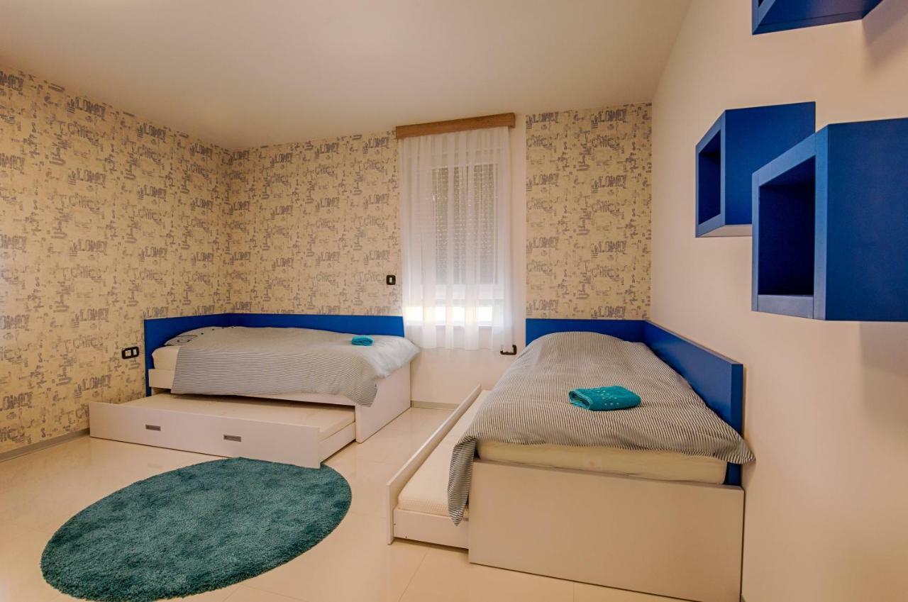 Deluxe New Apartments - Few Steps From The Beach - Luxury Holiday With Style - By Traveler Tourist Agency Krk كرك المظهر الخارجي الصورة