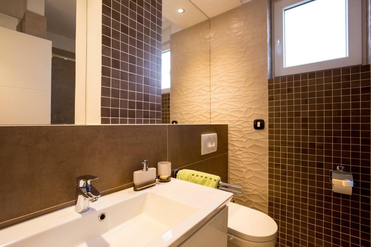 Deluxe New Apartments - Few Steps From The Beach - Luxury Holiday With Style - By Traveler Tourist Agency Krk كرك المظهر الخارجي الصورة