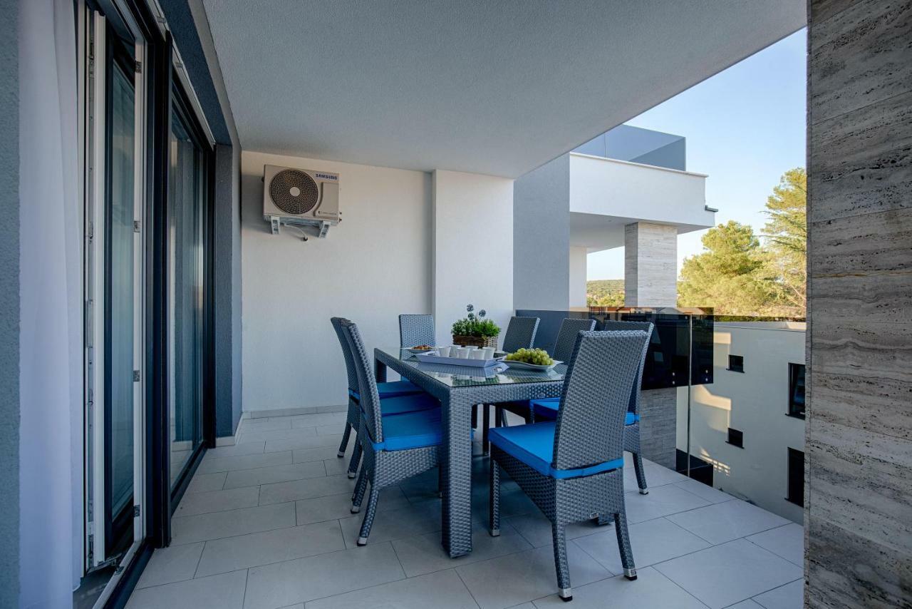 Deluxe New Apartments - Few Steps From The Beach - Luxury Holiday With Style - By Traveler Tourist Agency Krk كرك المظهر الخارجي الصورة